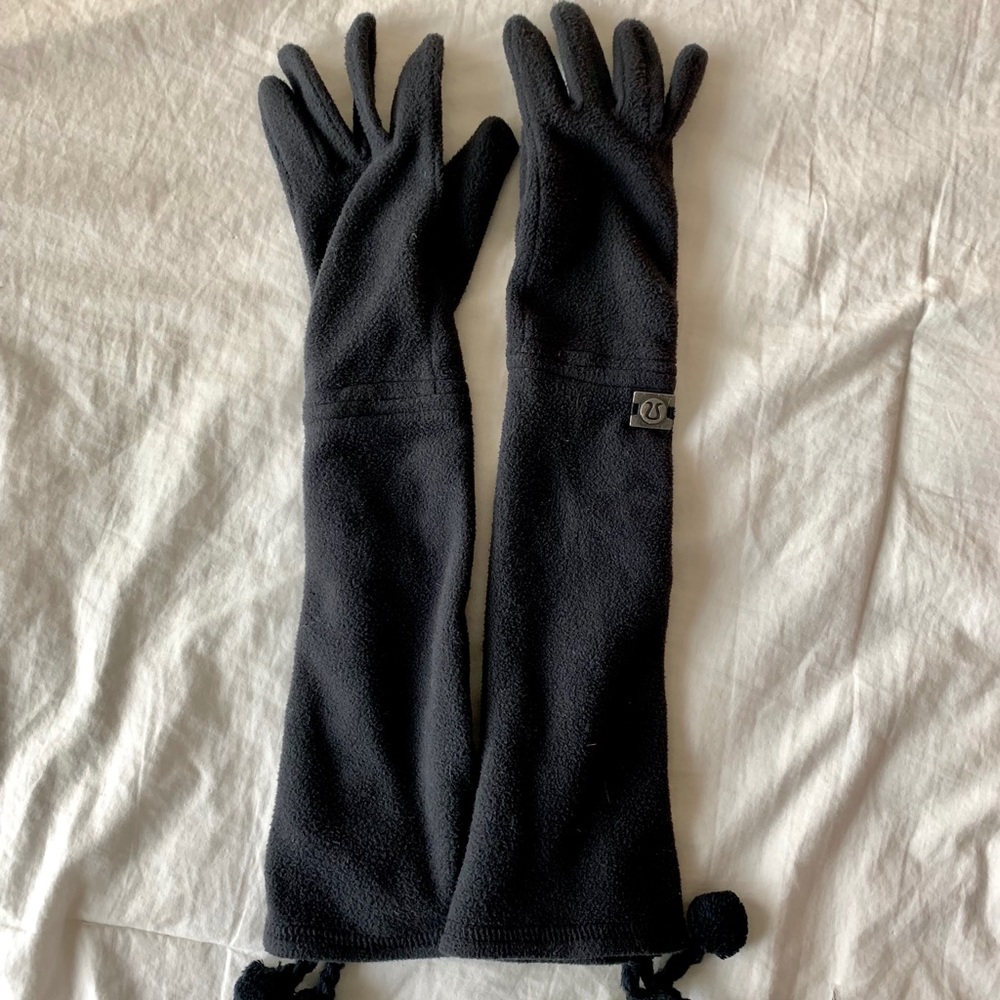 SOLD! Lululemon Gloves